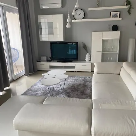 Διαμέρισμα A6 - Private Pool & Sea View