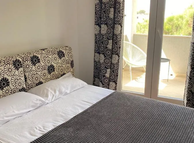 A6 With Pool From 45 Eur Per Person アパート