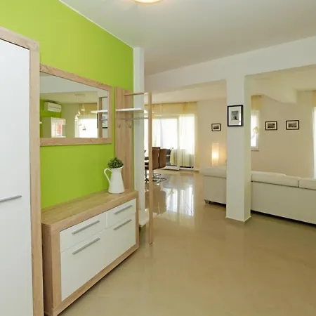 A6 With Pool From 45 Eur Per Person Apartment *