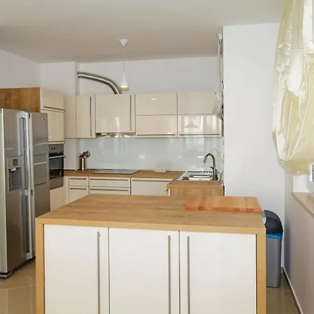 A6 With Pool From 45 Eur Per Person Bol